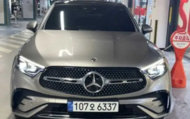 인천무직자자동차할부 GLC클래스 X254 GLC300 4MATIC 쿠페 매물 사진 18 - 2024/10 2,984km