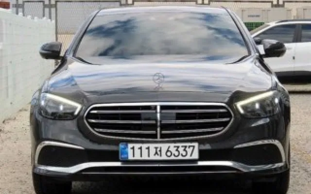 인천무직자자동차할부 E-클래스 W213 E220d 4MATIC 익스클루시브 매물 사진 5 - 2022/01 85,180km